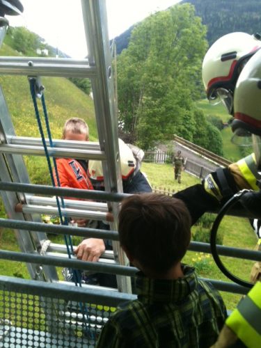 Florianis übten den Ernstfall im Kindergarten